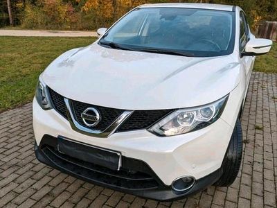 Weiß Gebraucht 2015 Nissan Qashqai SUV | 11.300 € (Fairer Preis)