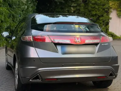 Gebraucht Honda Civic 140 PS (102 kW) 2009 Grau Kleinwagen