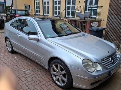 Gebraucht Mercedes CL220 143 PS (105 kW) 2002 Silber Coupé