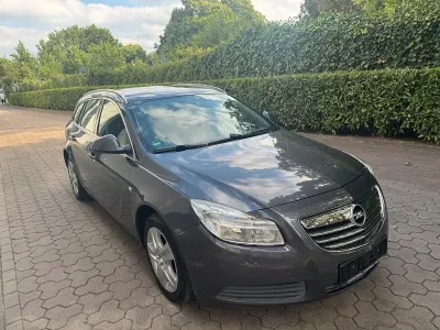 Gebraucht Opel Insignia 140 PS (102 kW) 2010 Grau Kombi