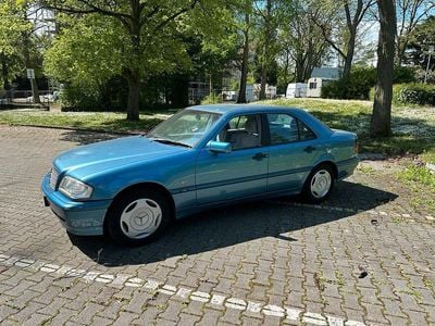 Mercedes C180