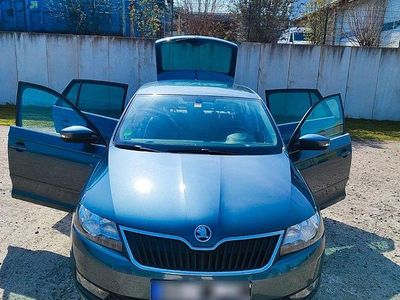 Gebraucht Skoda Rapid Ambition 95 PS (69 kW) 2018 Grau Kleinwagen