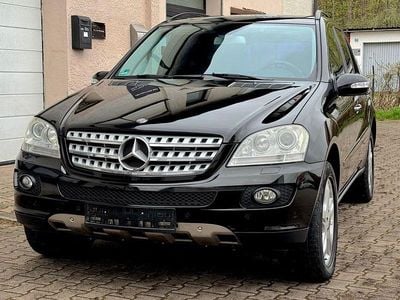 Usata Mercedes ML320 224 CV (164 kW) 2007 Nero SUV