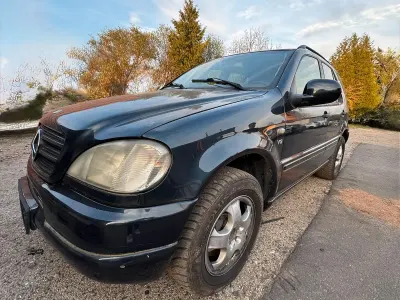 Brugt Mercedes ML430 271 HK (199 kW) 2000 Blå SUV