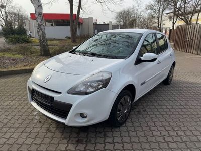 Gebraucht Renault Clio II Dynamique 75 PS (55 kW) 2009 Weiß Limousine