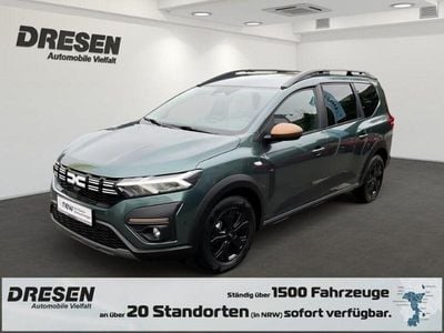 Grün Gebraucht 2025 Dacia Jogger Extreme Van / Kleinbus | 21.390 € (Fairer Preis)