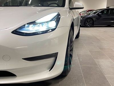 gebraucht Tesla Model 3 Performance Weiß/Weiß mit Parksensoren