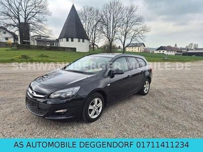 Begagnad Opel Astra Style 120 HK (88 kW) 2015 Svart Kombi