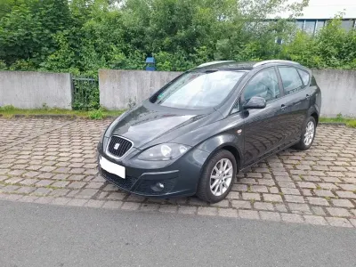 Gebraucht Seat Altea Style 125 PS (91 kW) 2011 Grau Van / Kleinbus