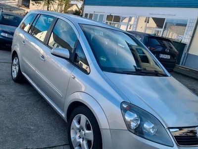 gebraucht Opel Zafira b 2,2