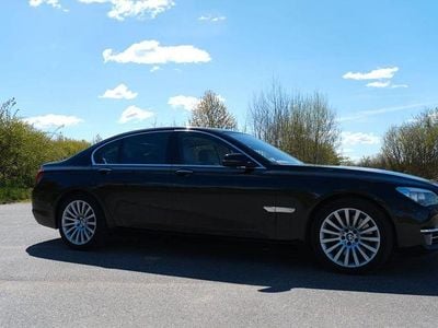 Usata BMW 750 Performance 450 CV (330 kW) 2013 Nero Berlina
