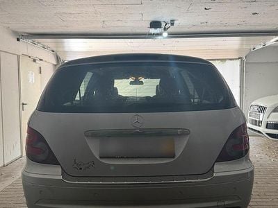Mercedes R320