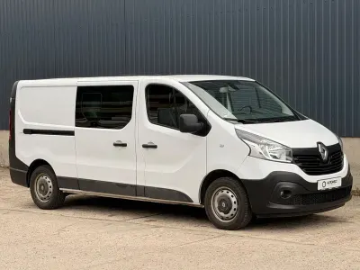 Gebraucht Renault Trafic Komfort 145 PS (106 kW) 2017 Weiß Van / Kleinbus