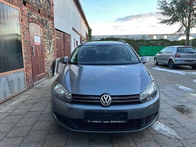 Grau Gebraucht 2010 VW Golf Kombi | 2.300 €