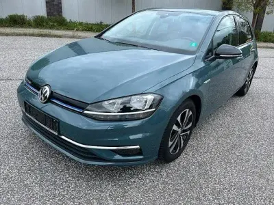Gebraucht VW Golf VII IQ Drive 131 PS (96 kW) 2019 Blau Limousine