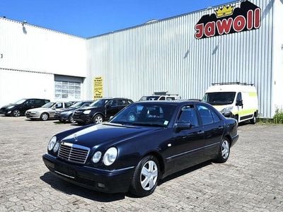 Mercedes E200