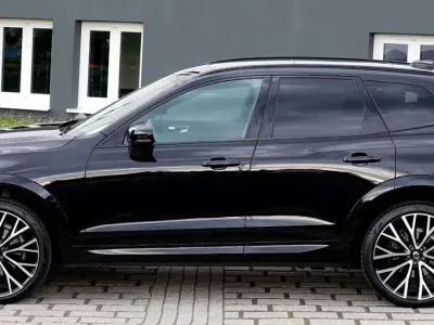 Gebraucht Volvo XC60 R-Design 197 PS (144 kW) 2021 Schwarz SUV