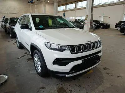 Gebraucht Jeep Compass Altitude 131 PS (96 kW) 2024 Weiß SUV