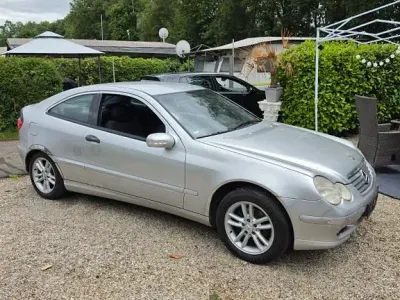 Gebraucht Mercedes C200 163 PS (119 kW) 2001 Silber Coupé
