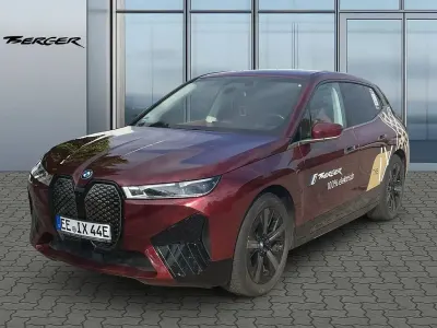Gebraucht BMW iX Sport Line 239 kW (326 PS) 2022 Aventurinrot iii metallic SUV