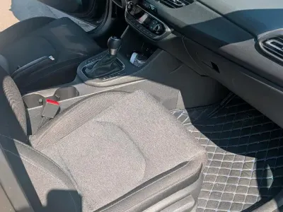 Gebraucht Hyundai i30 120 PS (88 kW) 2023 Grau Coupé