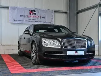 Begagnad Bentley Flying Spur 626 HK (460 kW) 2016 Brun Sedan