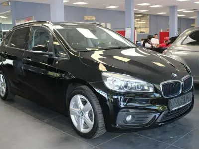 Gebraucht BMW 218 Sport Line 136 PS (100 kW) 2018 Schwarz Kombi