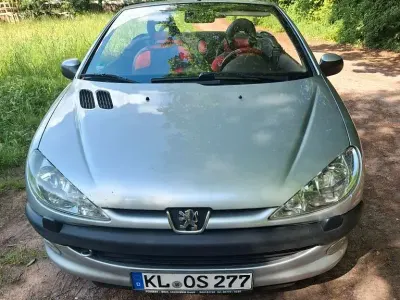 Gebraucht Peugeot 206 CC 109 PS (80 kW) 2002 Silber Cabrio