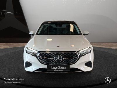 Weiß Gebraucht 2024 Mercedes E220 Avantgarde Limousine | 49.980 € (Fairer Preis)