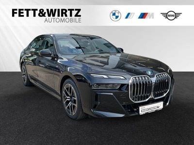BMW i7