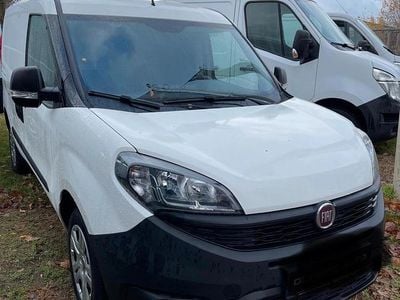 Weiß Gebraucht 2020 Fiat Doblò Van / Kleinbus | 11.500 € (Etwas zu teuer)