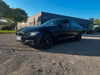 Usado BMW 320 Efficient Dynamics 163 HP (119 kW) 2013 Azul Sedan