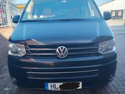 Gebraucht VW Multivan 179 PS (131 kW) 2011 Schwarz Van / Kleinbus