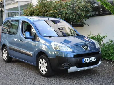 Gebraucht Peugeot Partner Tepee Tendance 90 PS (66 kW) 2009 Blau Van / Kleinbus