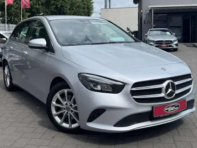 Gebraucht Mercedes B180 136 PS (100 kW) 2019 Iridiumsilber  metalliclack Kleinwagen