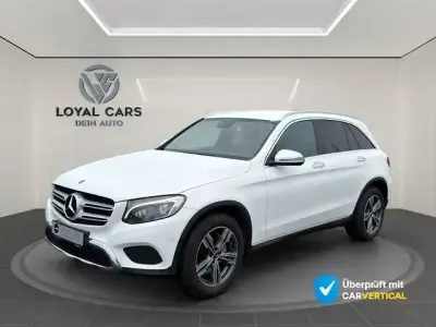Używany Mercedes GLC250 204 KM (150 kW) 2017 Biały SUV