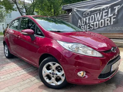 Gebraucht Ford Fiesta Titanium 97 PS (71 kW) 2009 Rot Kleinwagen