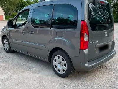Gebraucht Peugeot Partner 110 PS (80 kW) 2012 Grau Van / Kleinbus