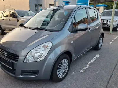 Gebraucht Suzuki Splash Basic 65 PS (47 kW) 2009 Grün Kleinwagen