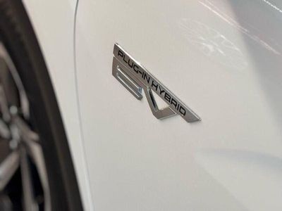 Weiss Gebraucht 2022 Mitsubishi Outlander P-HEV | 25.990 € (Fairer Preis)