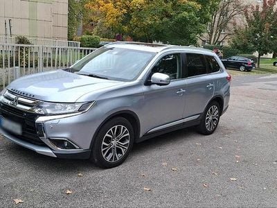 Usata Mitsubishi Outlander 150 CV (110 kW) 2017 Grigio SUV