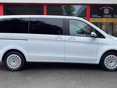 Mercedes V220