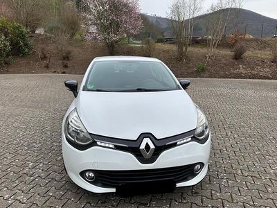 Gebraucht Renault Clio IV Expression 90 PS (66 kW) 2015 Weiß Kleinwagen