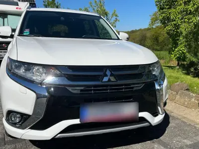 Gebraucht Mitsubishi Outlander P-HEV 203 PS (149 kW) 2017 Weiß SUV
