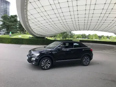 Gebraucht VW T-Roc Cabriolet Active 110 PS (80 kW) 2021 Schwarz Cabrio