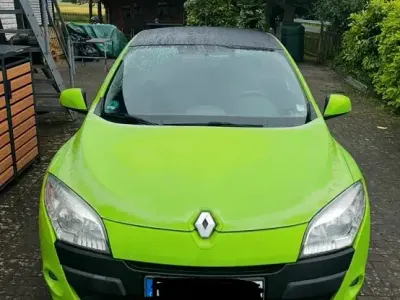 Gebraucht Renault Mégane 101 PS (74 kW) 2009 Grün Kleinwagen