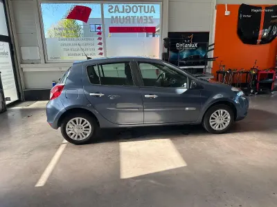 Used Renault Clio II Expression 75 HP (55 kW) 2009 Grey Hatchback
