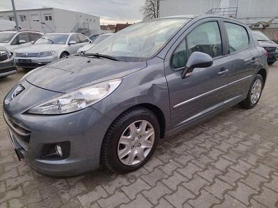 Gebraucht Peugeot 207 Tendance 95 PS (69 kW) 2011 Grau Limousine