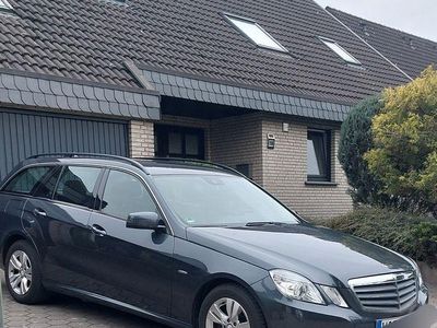 Grau Gebraucht 2011 Mercedes E220 Limousine | 7.699 € (Guter Preis)