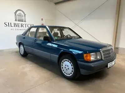 Używany Mercedes 190 109 KM (80 kW) 1990 Niebieski Sedan/Limuzyna